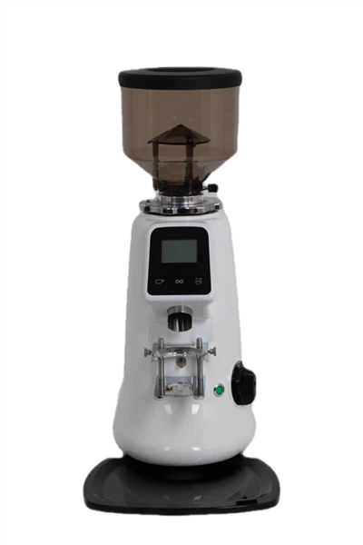 Elektryczny młynek do kawy na żądanie
